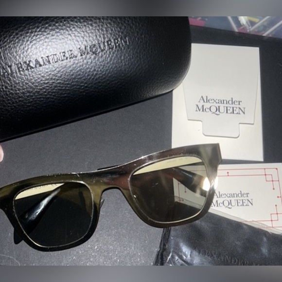 Alexander McQueen Square Frame Sunglasses - Picture 4 of 12